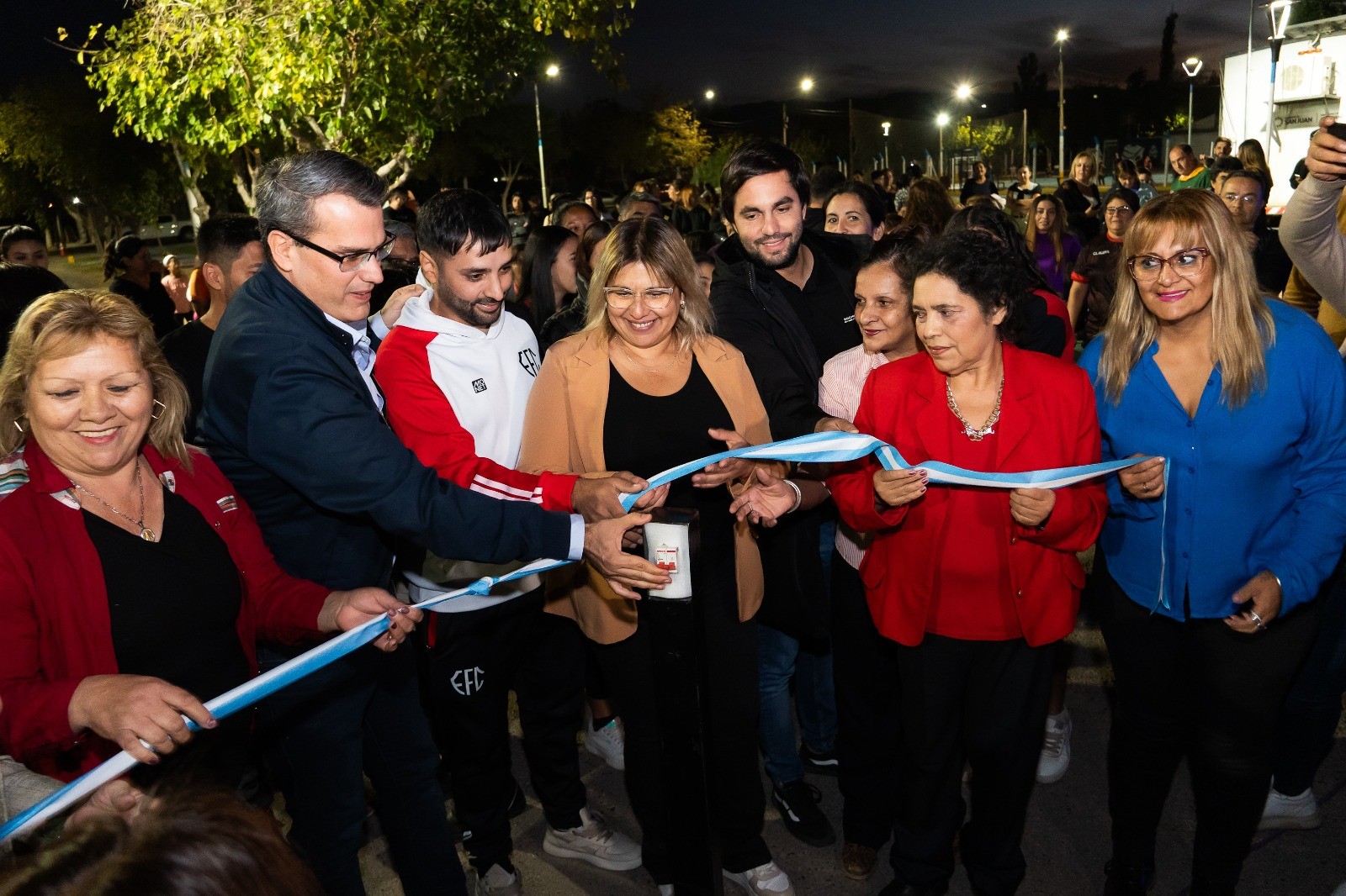 RAWSON: inauguró importantes obras en el Barrio Escobar