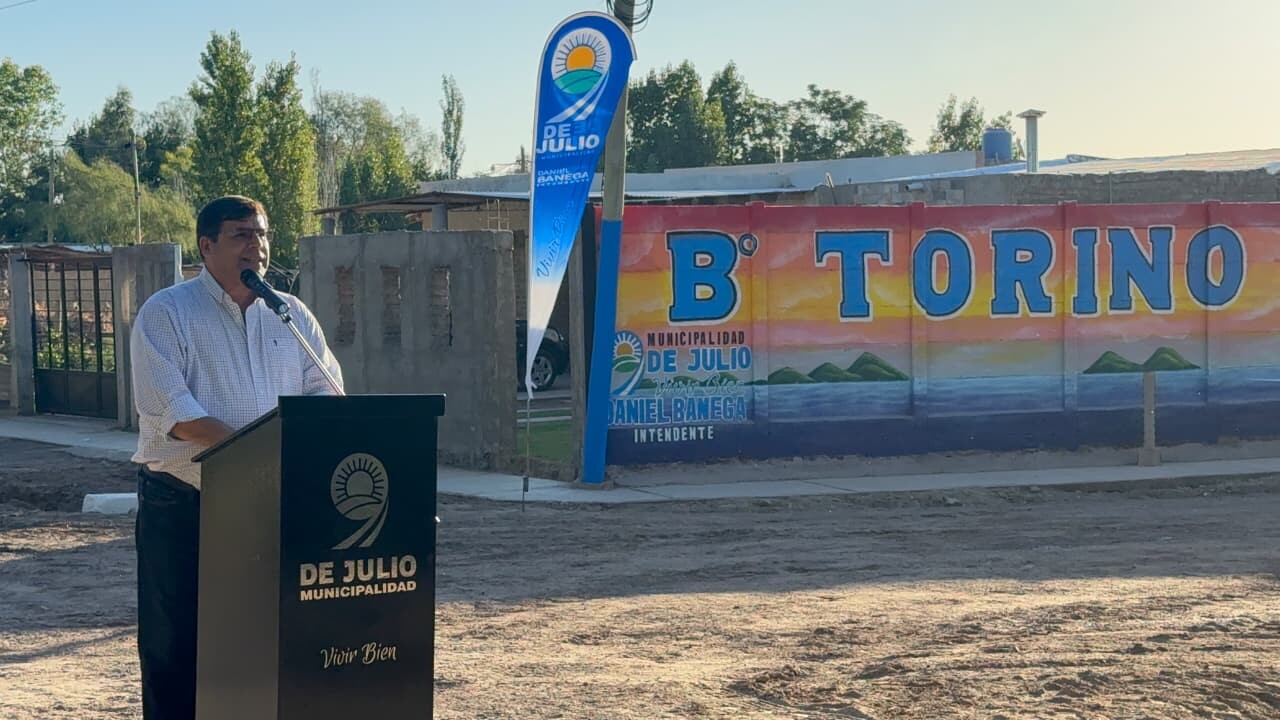 9 DE JULIO siempre trabajando en veredas, puentes y nueva iluminación en Barrio Torino