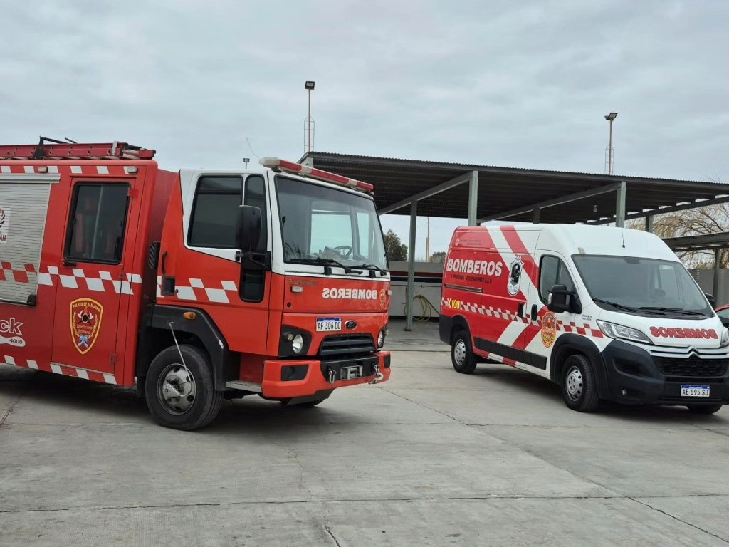 BOMBEROS-2.jpeg