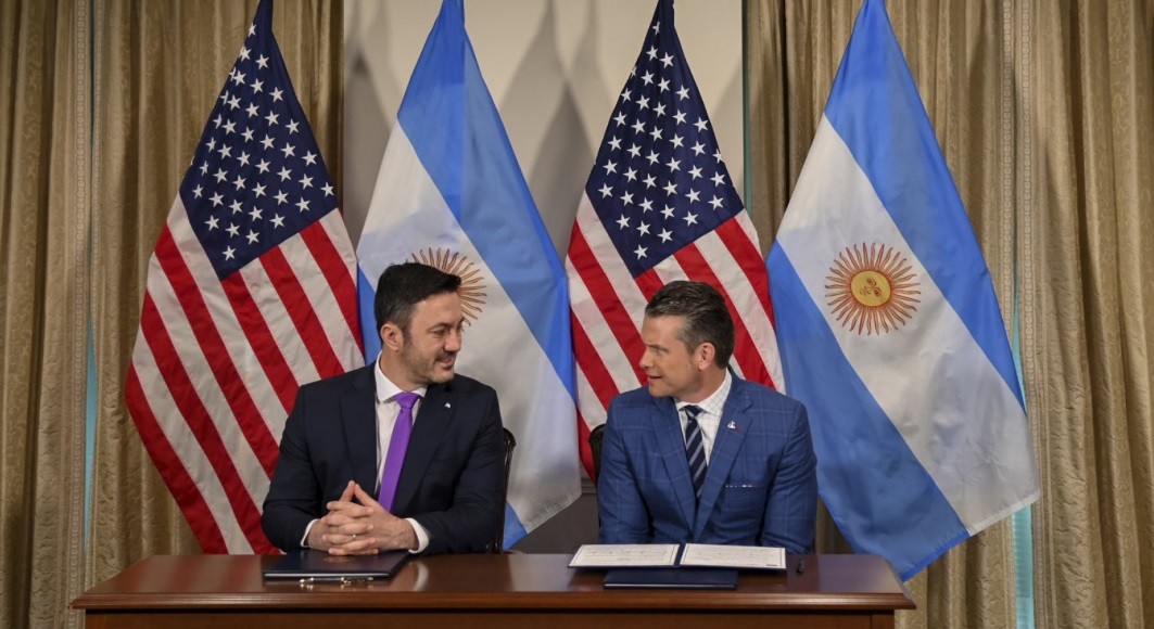 Bacheo.jpg Argentina y EE.UU. sellan un acuerdo estratégico para modernizar las Fuerzas Armadas
