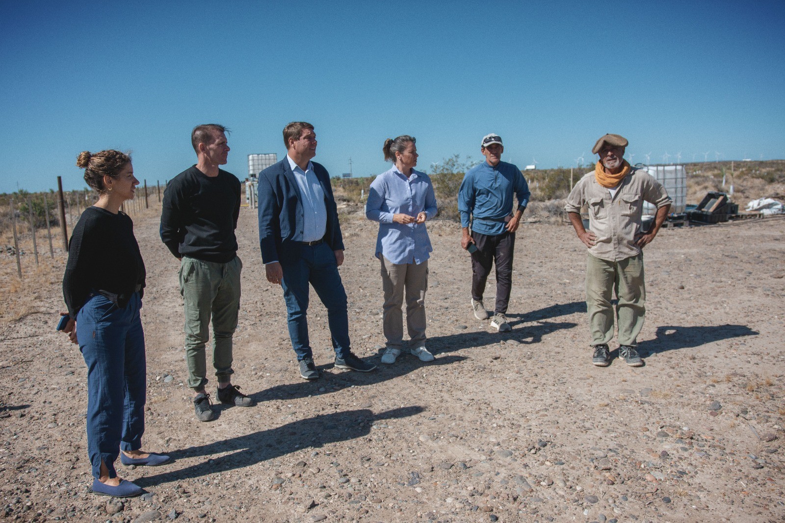 Biss y Mirantes destacaron el potencial agrícola en Rawson al recorrer terrenos que producen olivos y vid (1).jpeg