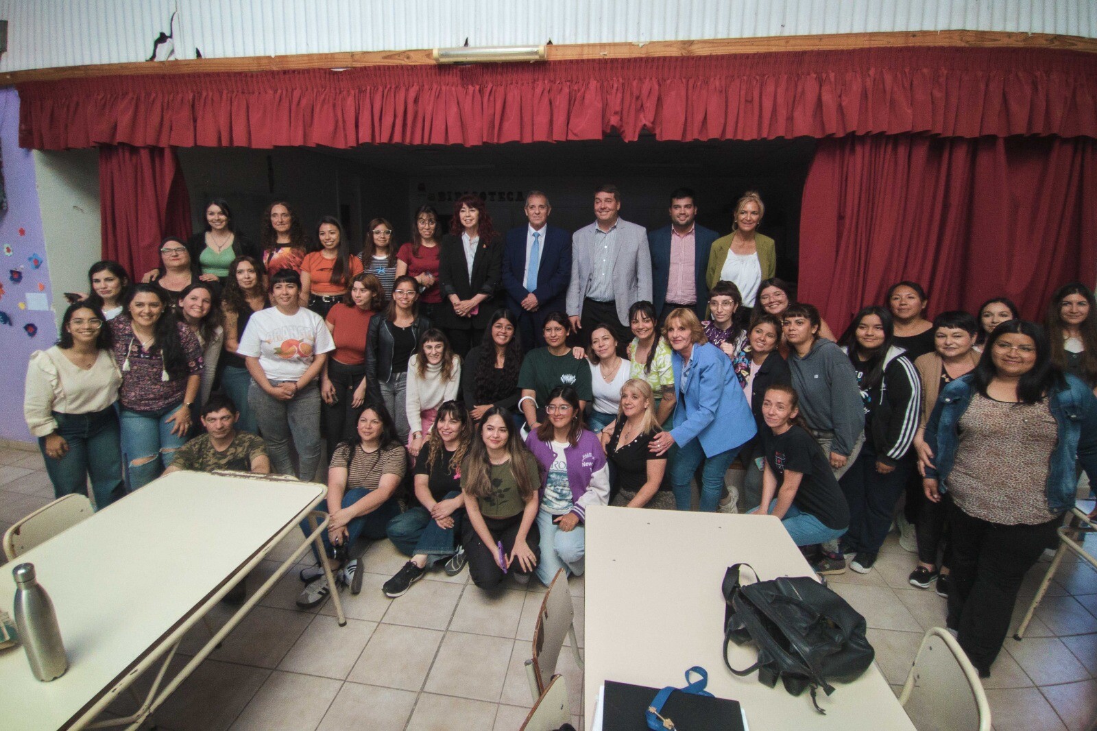 Biss y Punta se reunieron con estudiantes del IES N° 816 de Rawson (4).jpeg Biss y Punta se reunieron con estudiantes del IES N° 816 de Rawson (4).jpeg