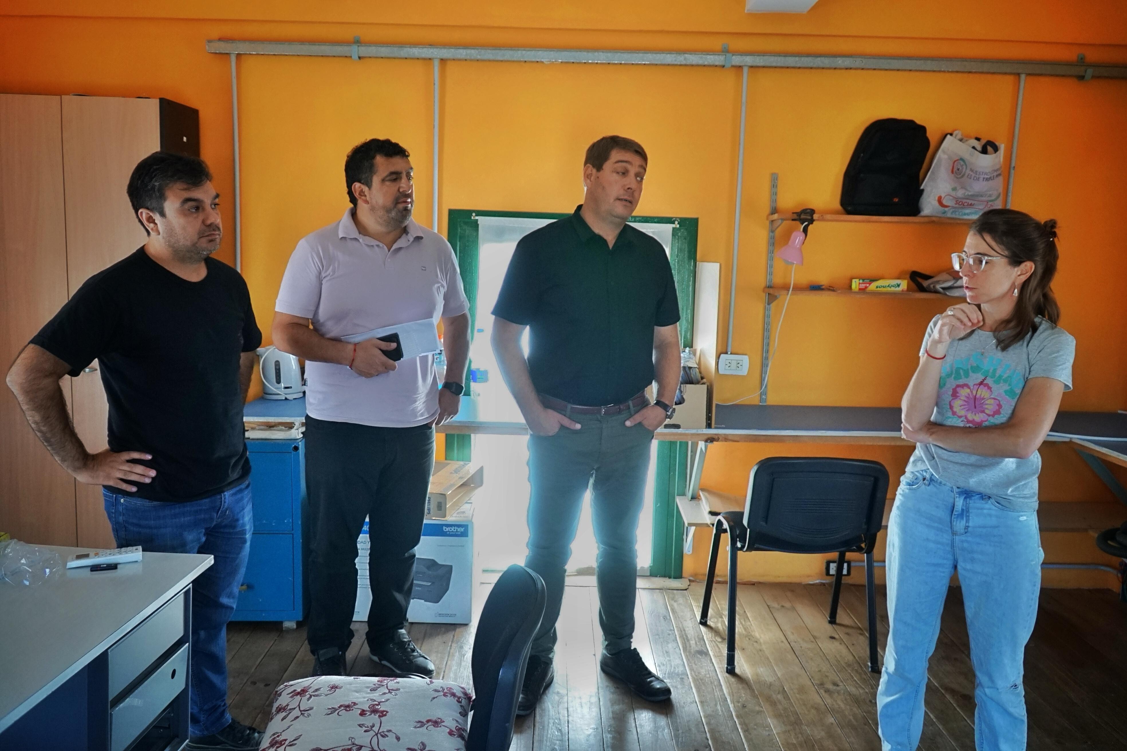 Biss y autoridades de la Estación de Fotobiología de Playa Unión coordinan acciones para fomentar la educación ambiental