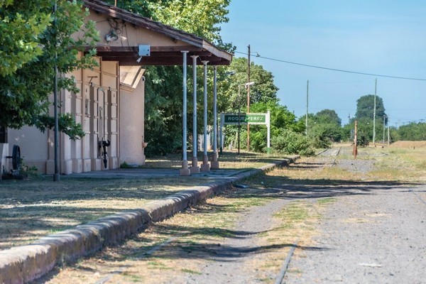 Buenos Aires - Roque Perez vías.jpg Roque Pérez celebra: 112 años de paz