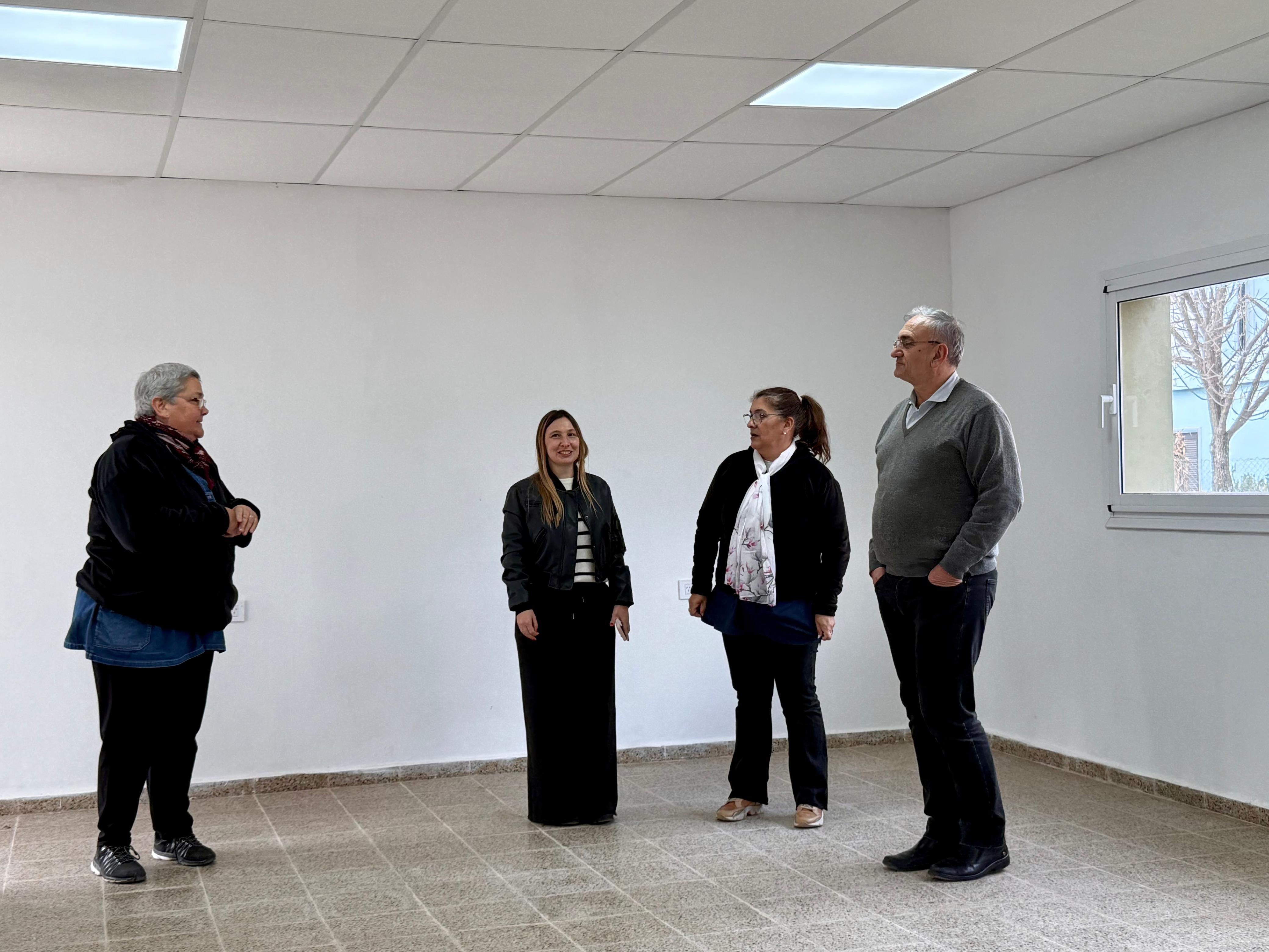 VISITA DE ALCIDES CALVO Y CHIVALLERO A LA ESCUELA N° 1212 “PIONEROS DE ROCHDALE” DE LA CIUDAD DE SUNCHALES