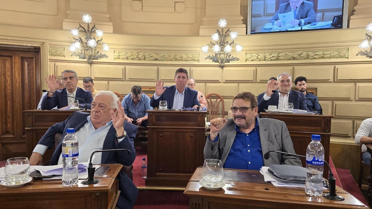 CALVO SISTEMA VOTACION.jpeg EL BLOQUE DE SENADORES DEL PARTIDO JUSTICIALISTA PRESENTÓ UN CÓDIGO ELECTORAL PARA UNIFICAR REGLAS Y ACTUALIZAR EL SISTEMA DE VOTACIÓN EN SANTA FE
