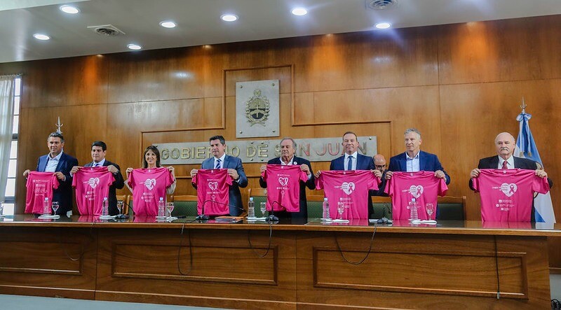CANCER DE MAMA: con la presencia Orrego Presentó la XIII Caminata de Concientización