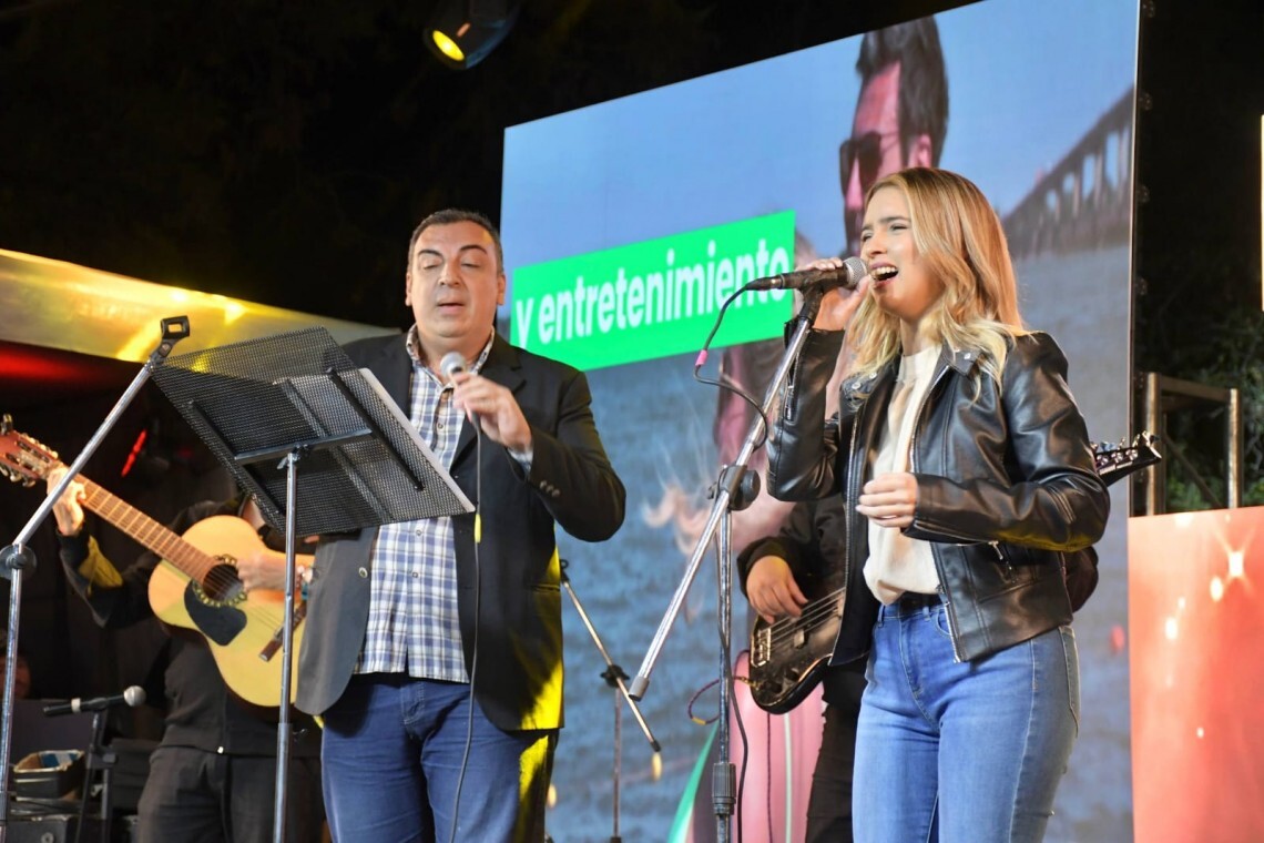 CANTANTES.jpeg