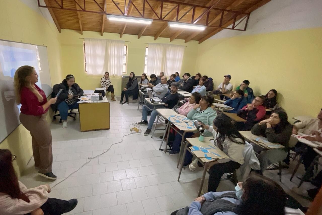 “Hackeando Conceptos”: jornada de reflexión sobre el buen trato en la Escuela N° 753 de Rawson