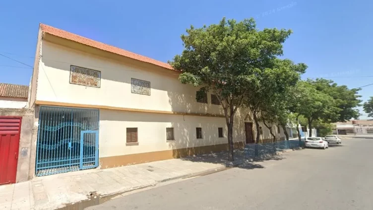 PADRES PIDEN LA SUSPENSIÓN DE UN PROFESOR