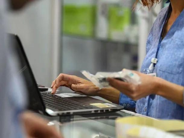 COMPU.webp ECONOMÍA Las ventas en comercios minoristas cayeron 4,2% en septiembre