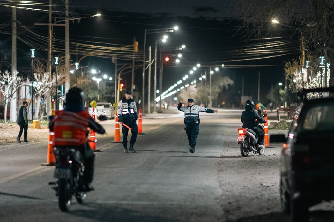 La Policía reforzó los controles preventivos durante la tarde y noche en distintos sectores de San Juan