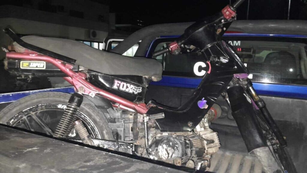 CRI-scaled.jpg LAS TOSCAS: Cruzo El Semaforo En Rojo, La Policia Le Detuvo y Le Metio Preso Un Rato