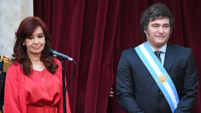 CRIS-MILEI.webp Tras la cadena nacional La dura crítica de Cristina Kirchner a Milei: «Terminaste diciendo lo mismo que Macri»