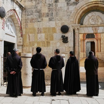 COLETAZOS DE LA GUERRA EN MEDIO ORIENTE –  SEMANA SANTA  ATÌPICA EN JERUSALÈN LA CIUDAD «SANTA».