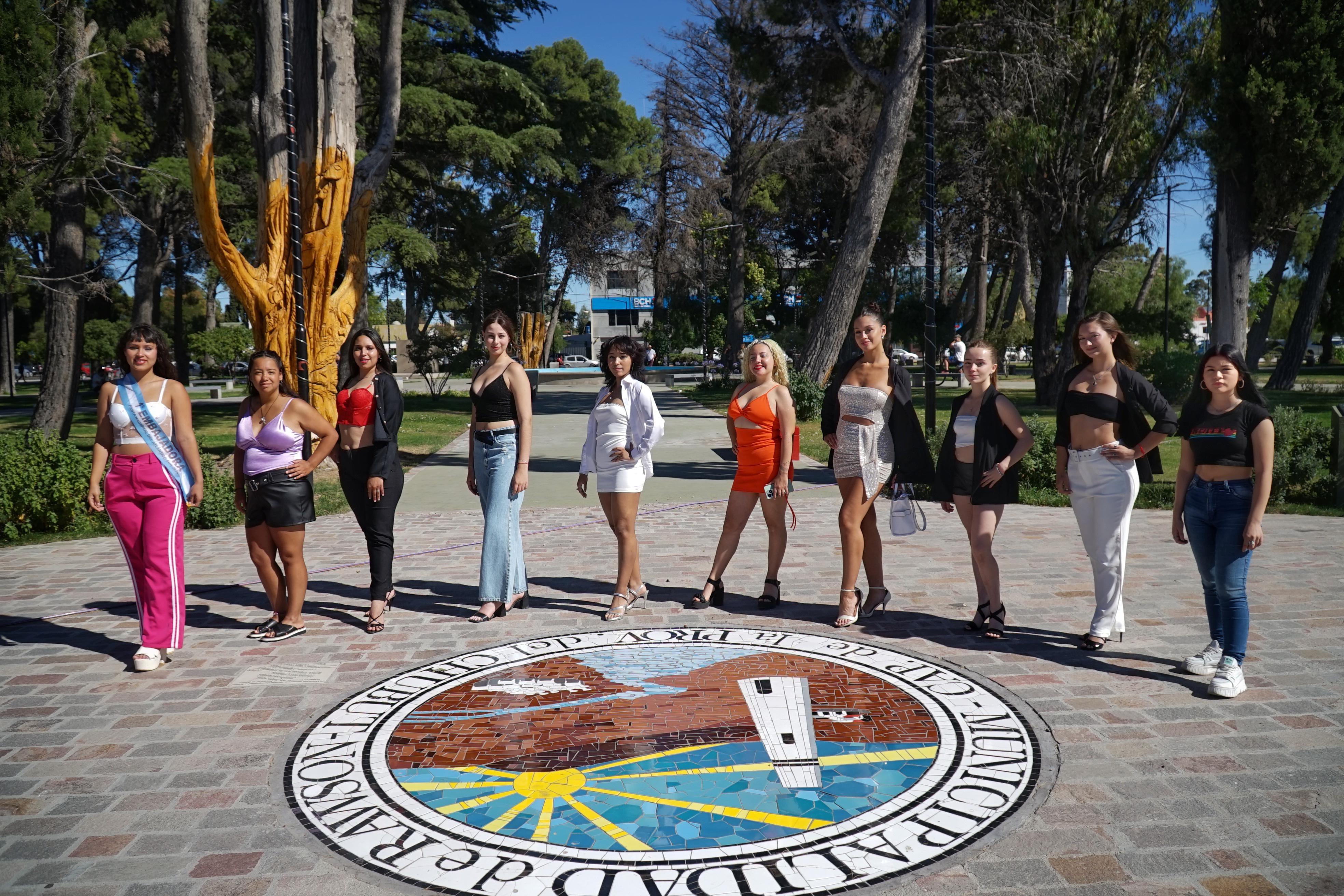 Candidatas a embajadoras de la 41° Fiesta Nacional del Atlántico Sur recorrieron la ciudad Capital (1).jpeg Candidatas a embajadoras de la 41° Fiesta Nacional del Atlántico Sur recorrieron la ciudad Capital