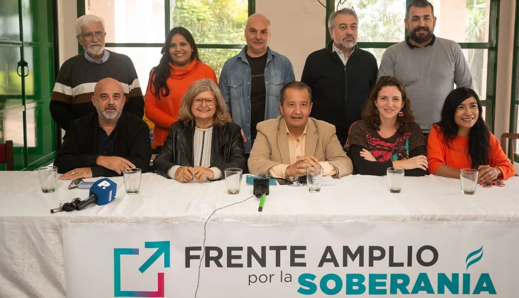 Carlos del Frade primer candidato a diputado nacional  del Frente Amplio por la Soberanía.
