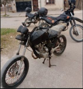 Captura-de-pantalla-2025-07-30-201352-282x300.jpg En un patrullaje se detectó una moto con pedido de secuestro