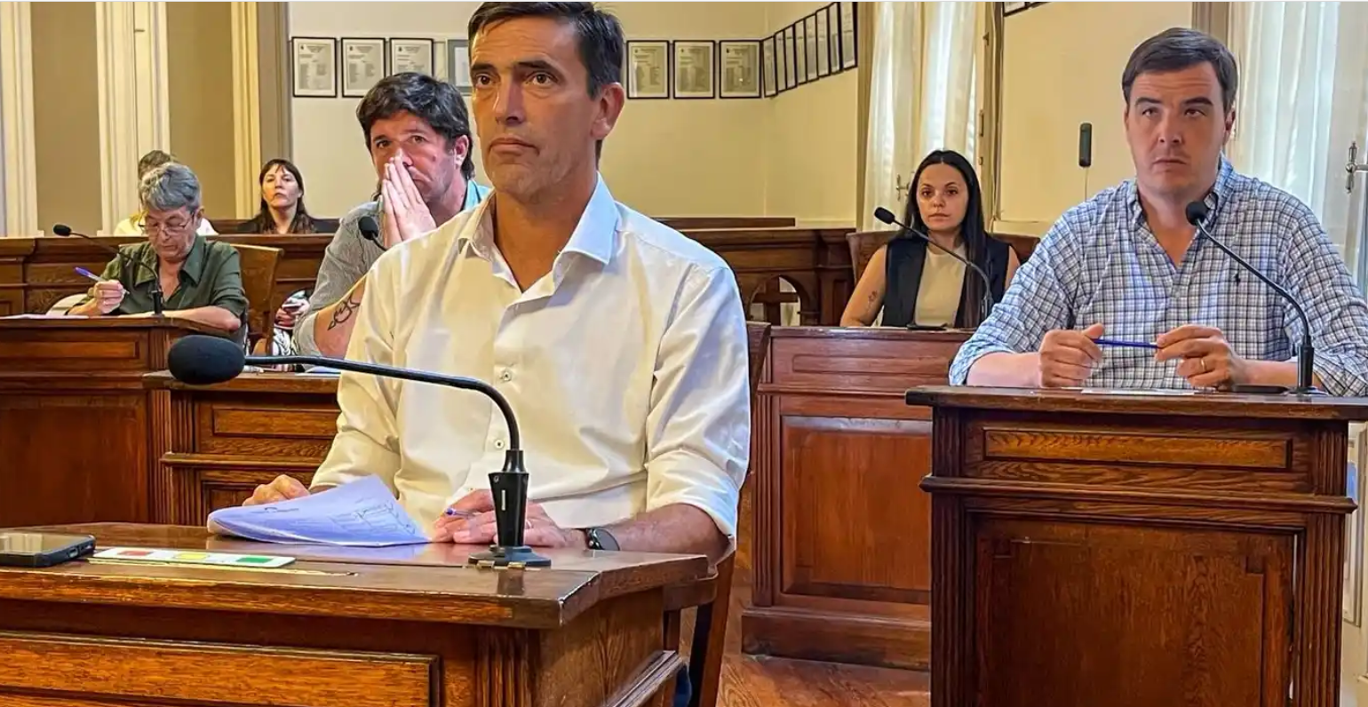 El bloque de Fuerza Patria cuestionó la gestión del intendente Miguel Lunghi