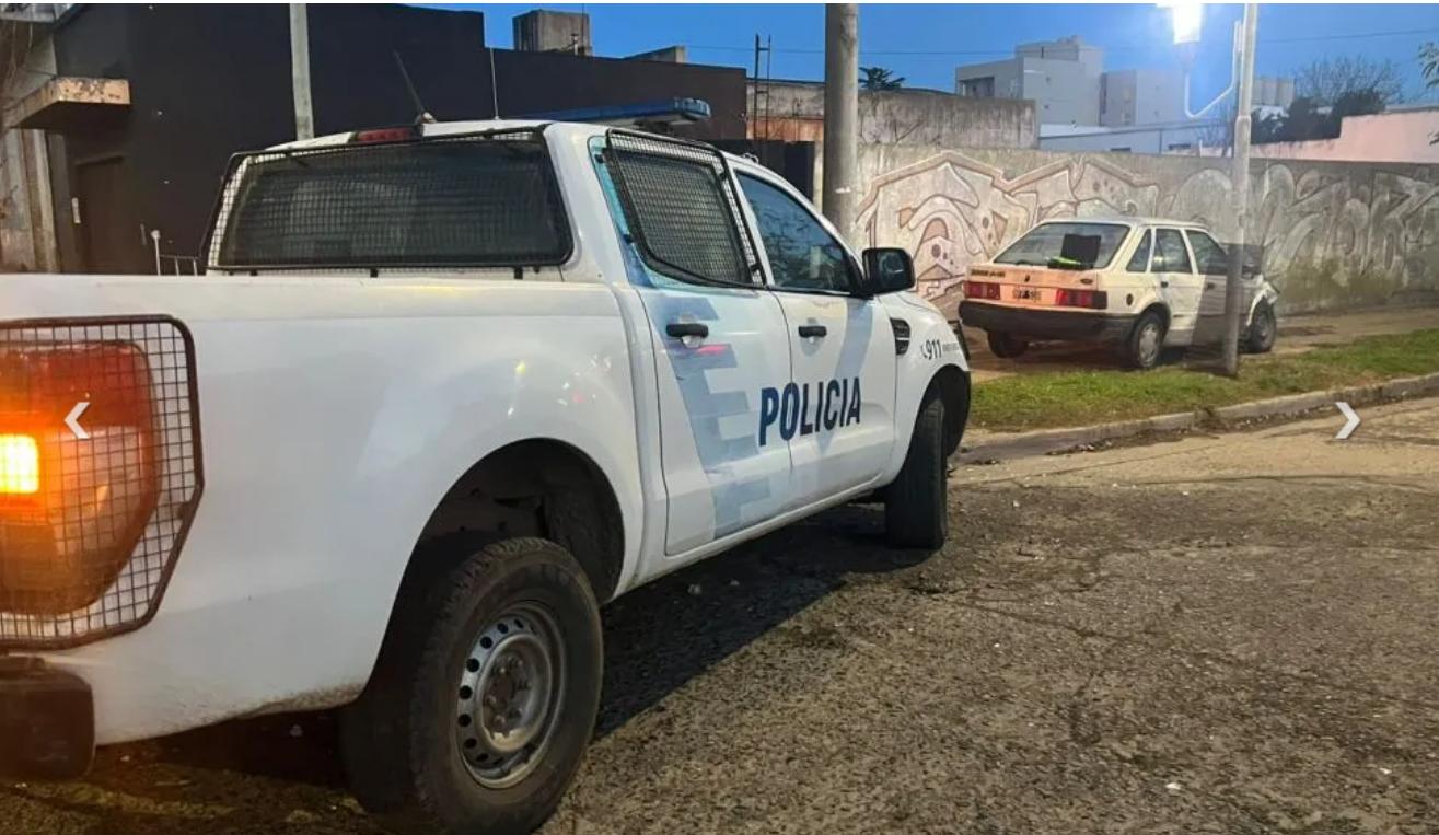 Siniestro vial y posterior detención en la intersección de Machado e Yrigoyen