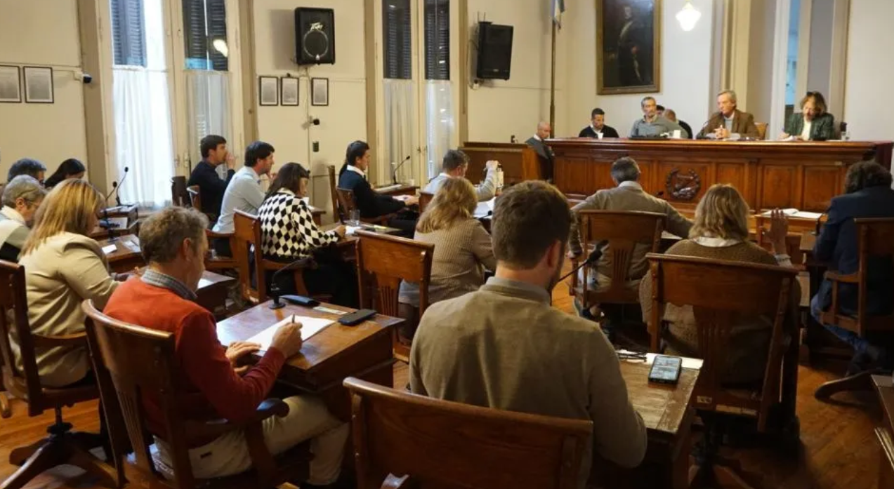 Polémica por una excepción urbanística en la zona serrana: vecinos piden al Concejo frenar el proyecto