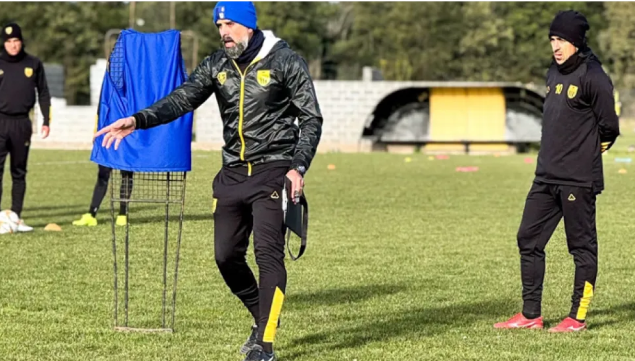 Santamarina, que tiene fecha libre, entrena a las órdenes del nuevo DT