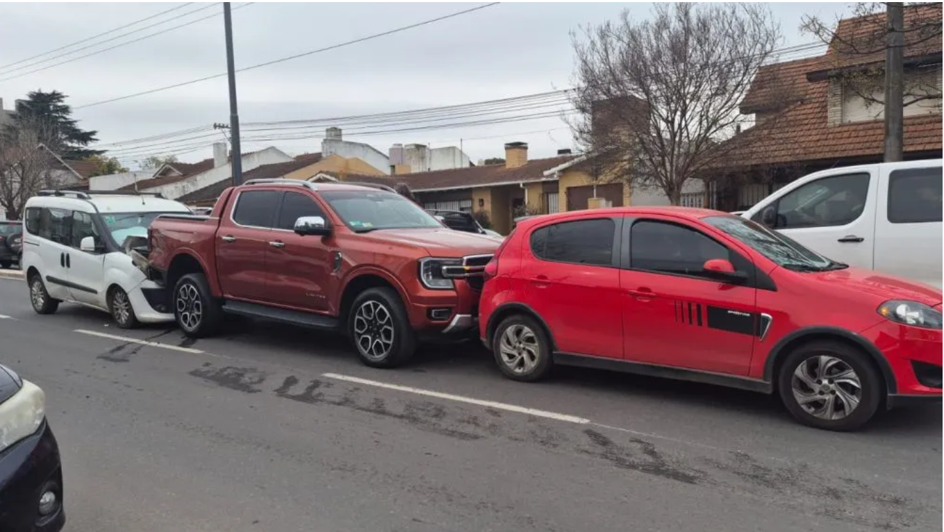 Choque en cadena en Avellaneda y 4 de Abril