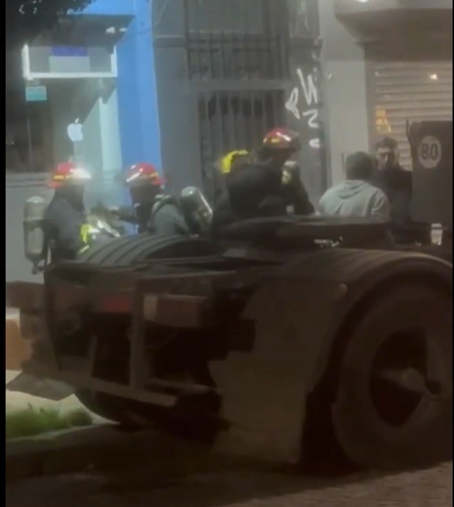 Un transportista denunció daños en su camión tras una intervención de bomberos y reclama una respuesta