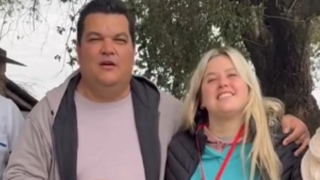 Una nota periodística denunciando públicamente a una persona que se presenta como pediatra y NO lo es; despertó la Ira de Fabio Villa y Agustina Álvarez de Florencia.