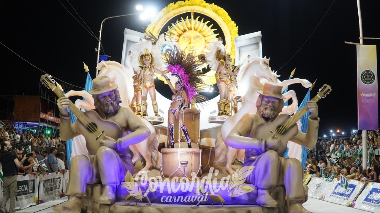 EL CARNAVAL DE CONCORDIA CONSOLIDÓ SU ÉXITO EN LA SEGUNDA NOCHE