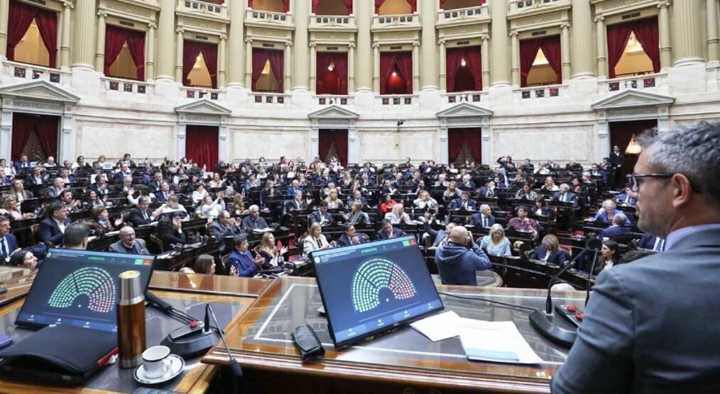 Castramóvil.jpg Diputados rechazó los vetos de Milei contra el Garrahan y las universidades