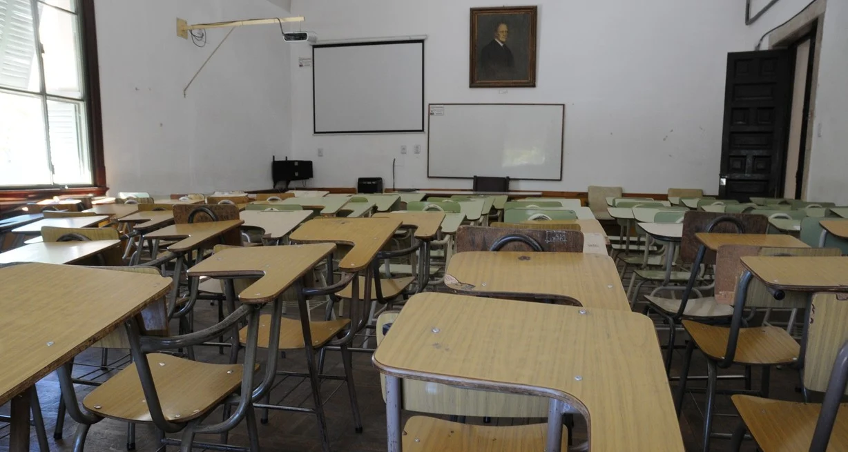 CdqvXRobr_1300x655__2