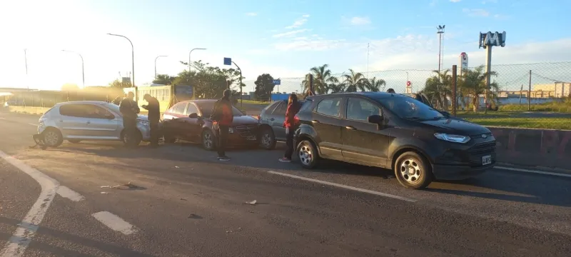 Choque en cadena en la Ruta 168 a la altura de barrio El Pozo