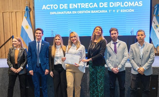 Clipboard_06-10-2025_07.jpg El Banco de Corrientes y la UNNE cerraron con éxito dos cohortes de la Diplomatura en Gestión Bancaria