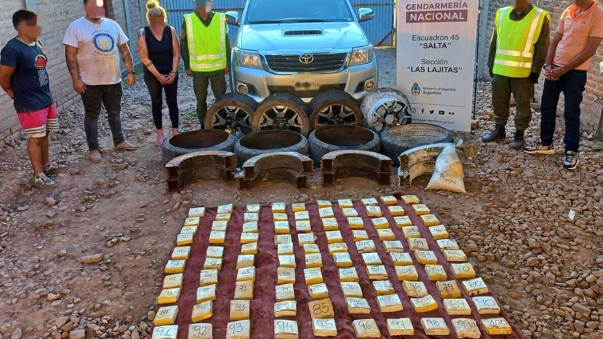 Cocaina-Camioneta-1190x669.jpeg Salta: detienen a una pareja con 58 kilos de cocaína ocultos en ruedas