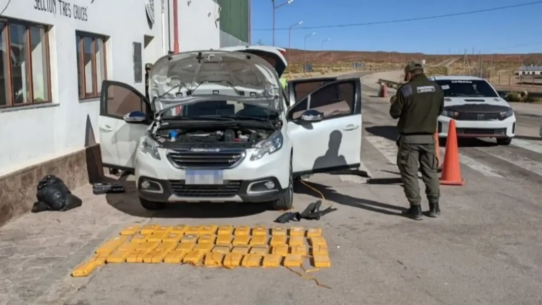 Cocaina-Gendarmeria-1100x619 (1).webp Cocaina-Gendarmeria-1100x619 (1).webp