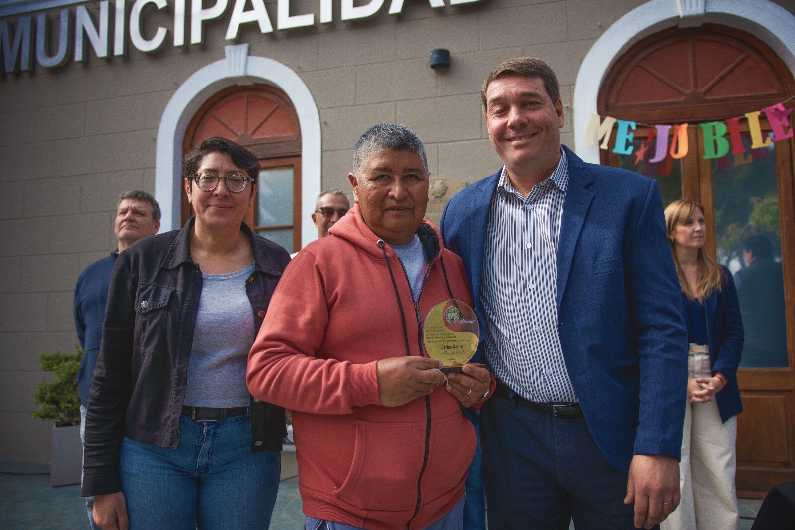Con un emotivo acto, Biss reconoció a nuevos jubilados municipales de Rawson (4).jpeg