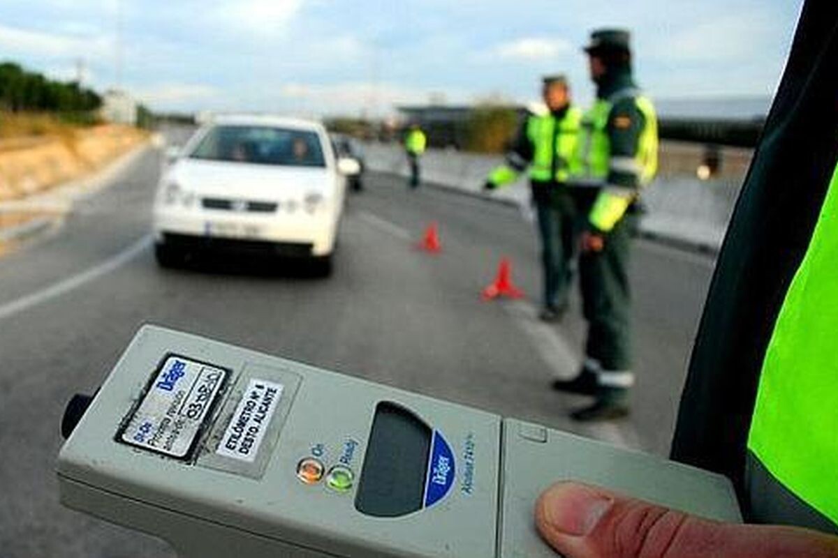 Control-alcoholemia.jpg Detectan a más de 350 conductores con alcohol en sangre
