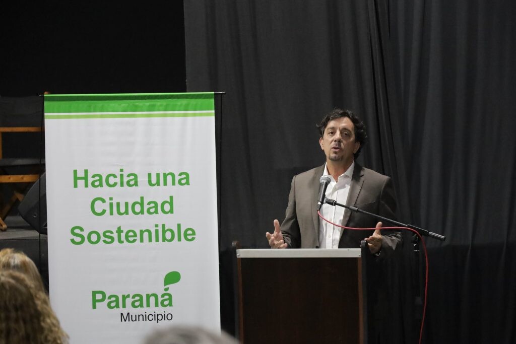 Corredor-Parana-01.jpg Corredor-Parana-01.jpg