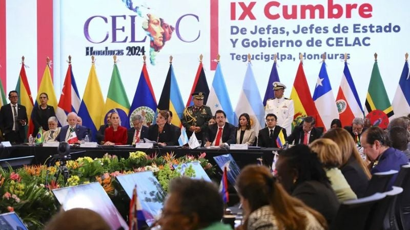 Argentina y Paraguay, junto a otros países, expresaron su desacuerdo con la convocatoria de la Cumbre de la Celac en Honduras, señalando la ausencia de consenso y cuestionando la legitimidad de la reunión.
