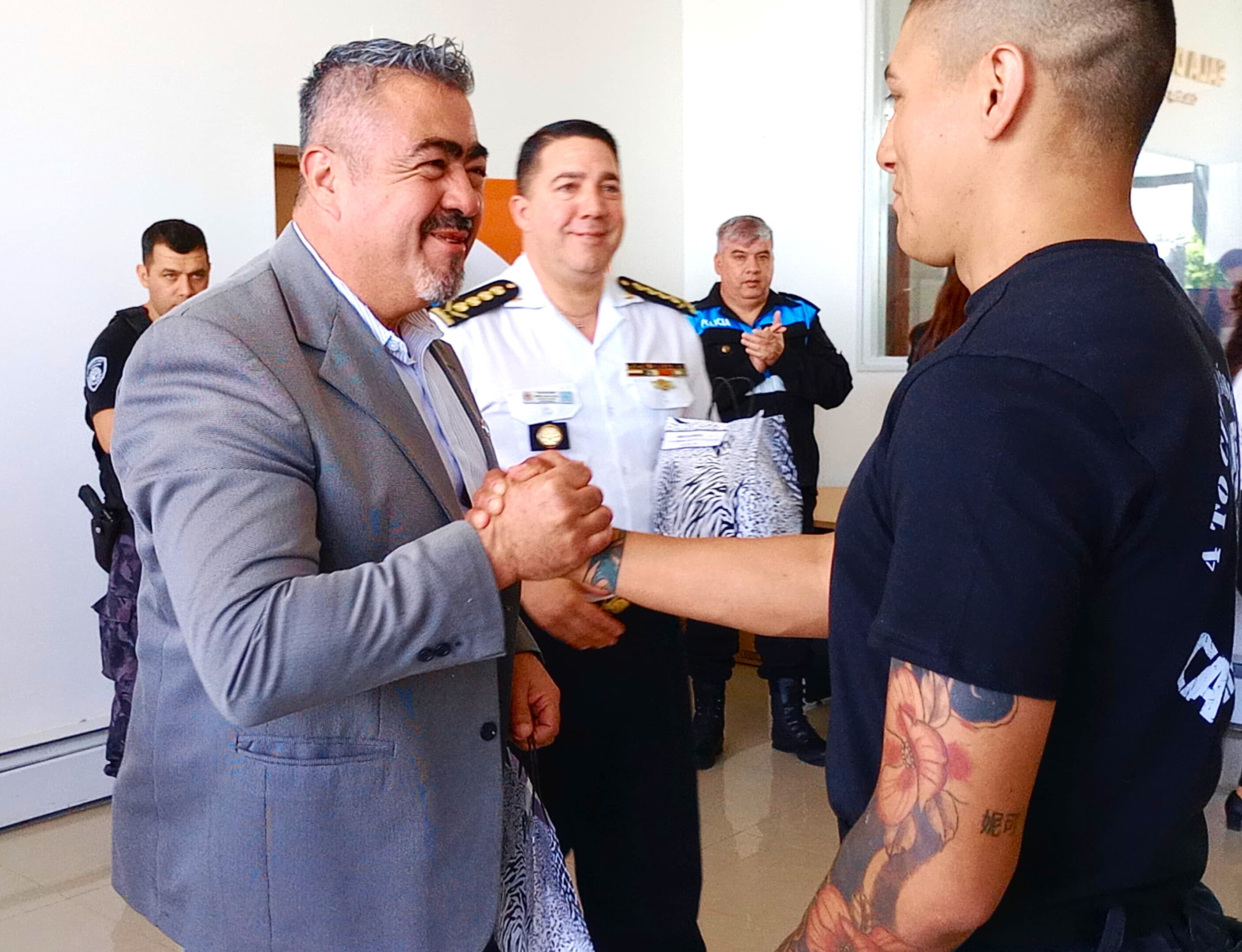 El Gobierno acompañó el cierre del “IV Curso Básico Mixto Guía de Canes de Seguridad”