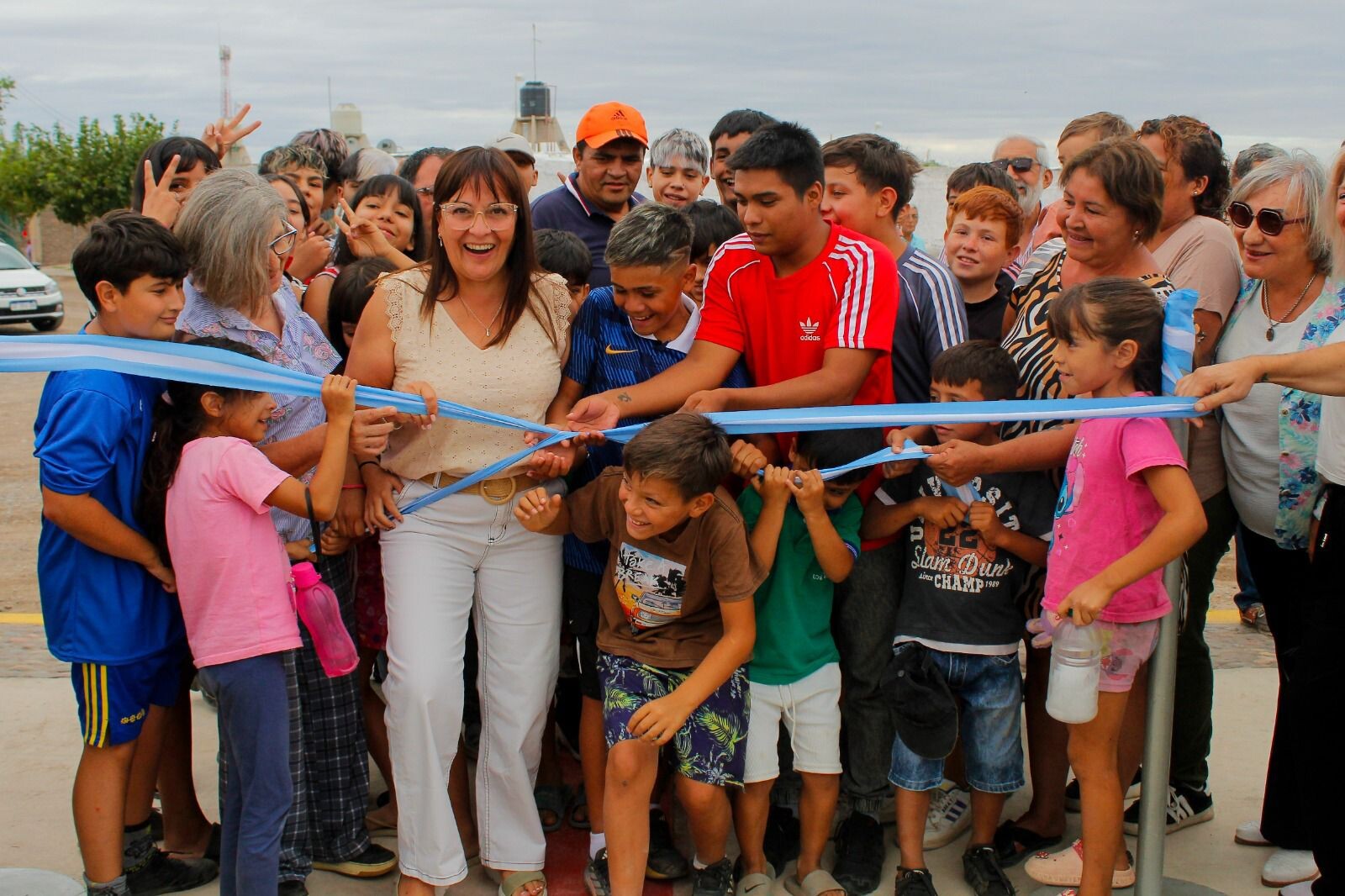 La Intendente de Chimbas Daniela Rodríguez, inauguró una nueva plaza en el  El Barrio Arenales