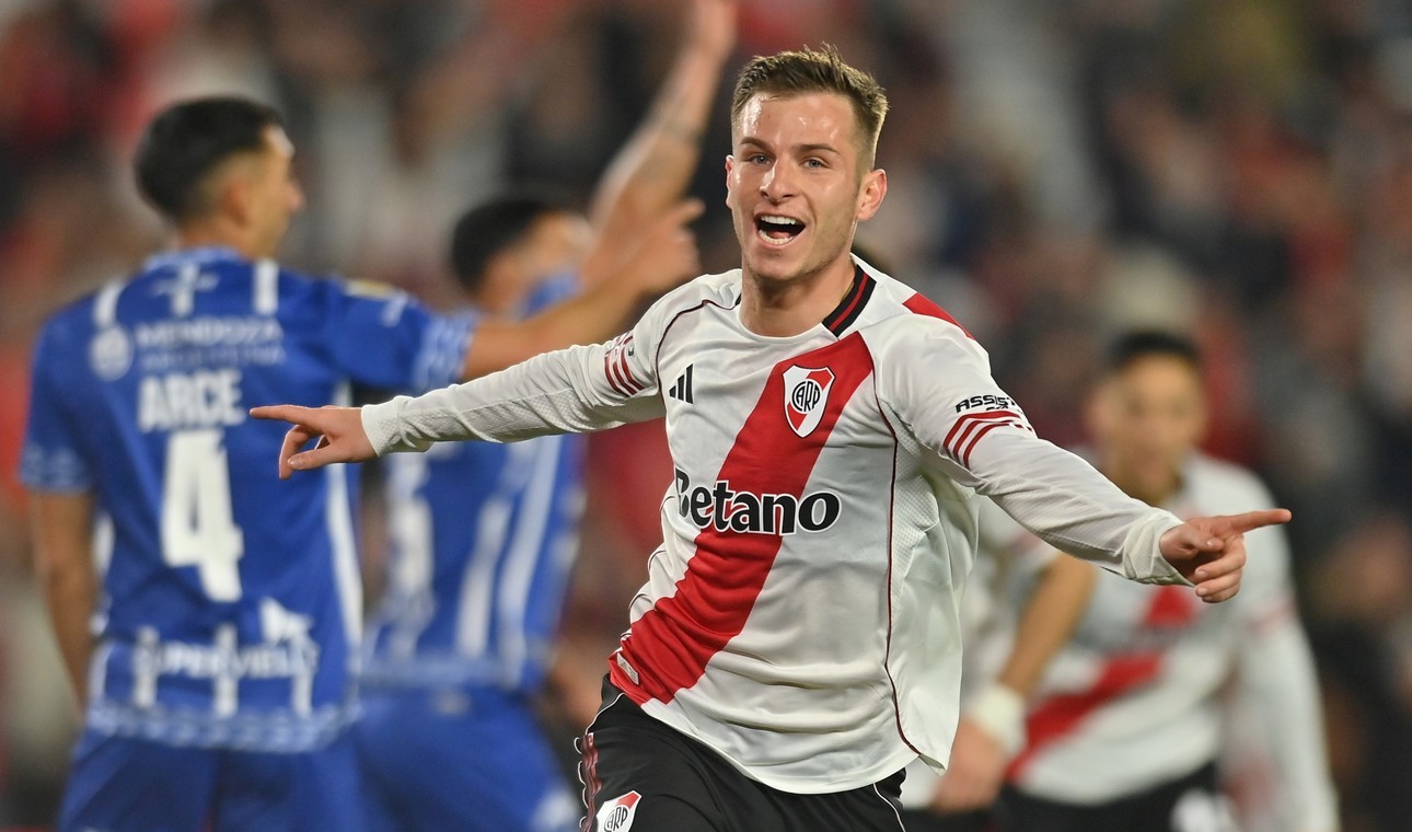Con dobletes de Driussi y Galoppo, River derrotó 4-2 a Godoy Cruz y quedó puntero en su zona