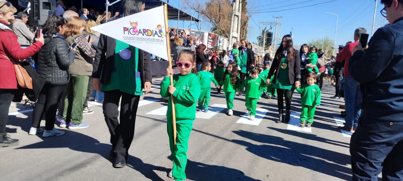 DESFILE-RIVADAVIA-3.jpg