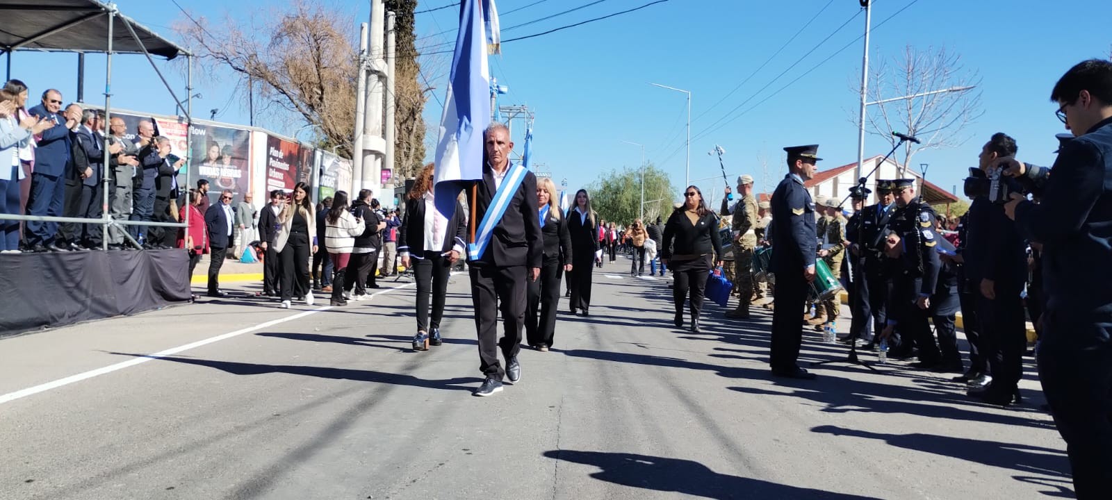 DESFILE-RIVADAVIA-7.jpg