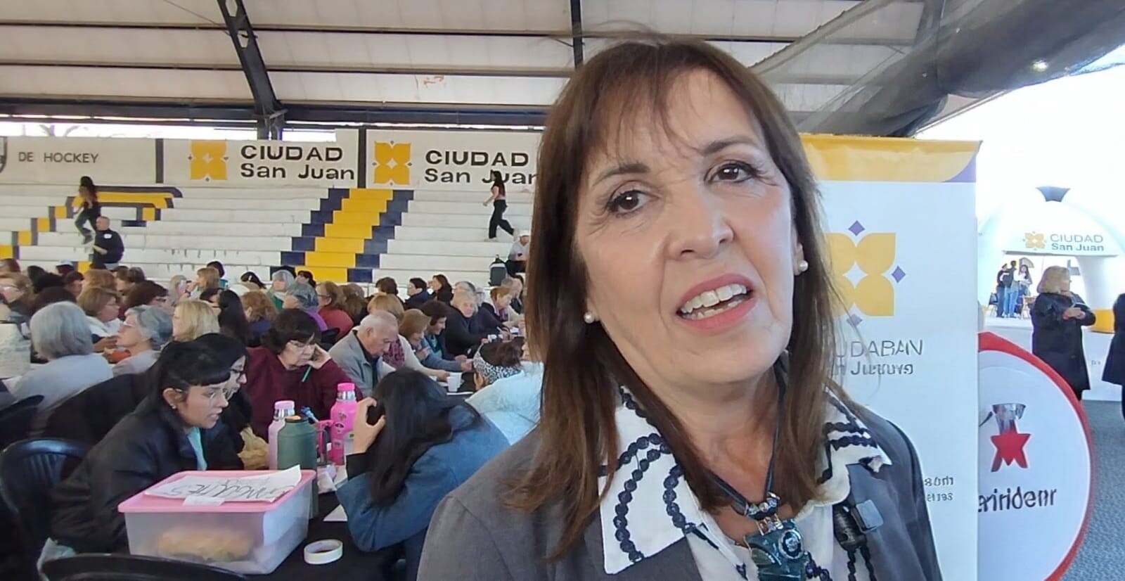 Abuelos, hijos y nietos: una tarde para celebrar la vida, los recuerdos y el amor en familia
