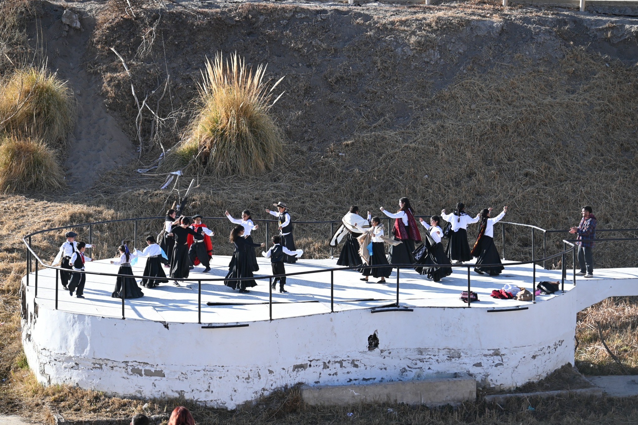 IGLESIA: Festejó la amistad con alegría, música y sabor en Los Manantiales