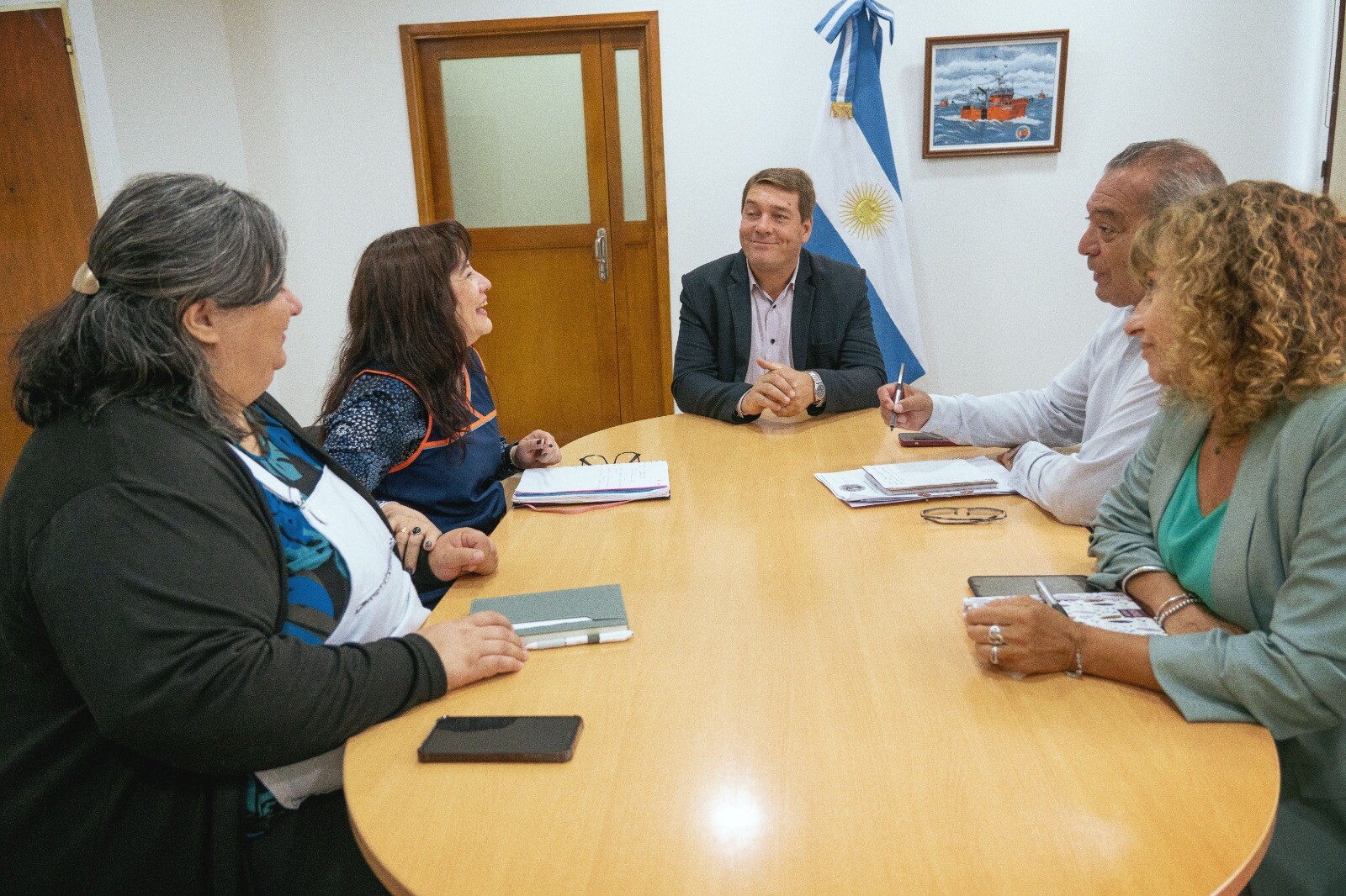 Rawson: Municipio, Escuelas 167 y biblioteca pedagógica delinean acciones para la 4° feria Municipal del Libro
