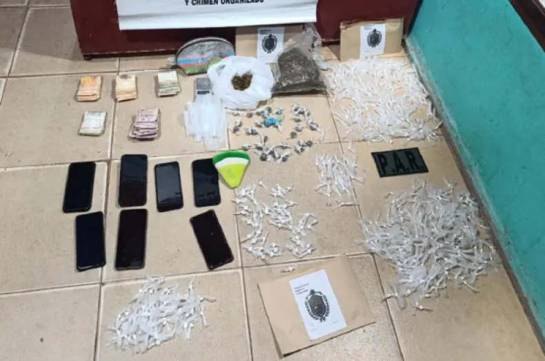 DROGAS HOY.webp EN UN BARRIO CORRENTINO «Kioscos» de droga anulados en allanamientos simultáneos