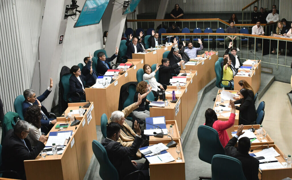 🚨💸 NUEVA LEY DE EMERGENCIA EN SANTA CRUZ: QUÉ CAMBIA Y POR QUÉ GENERA TENSIÓN